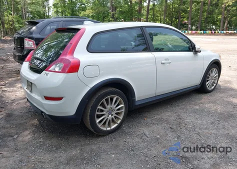 2011 Volvo C30 from USA, damaged, VIN YV1672MK3B2212034